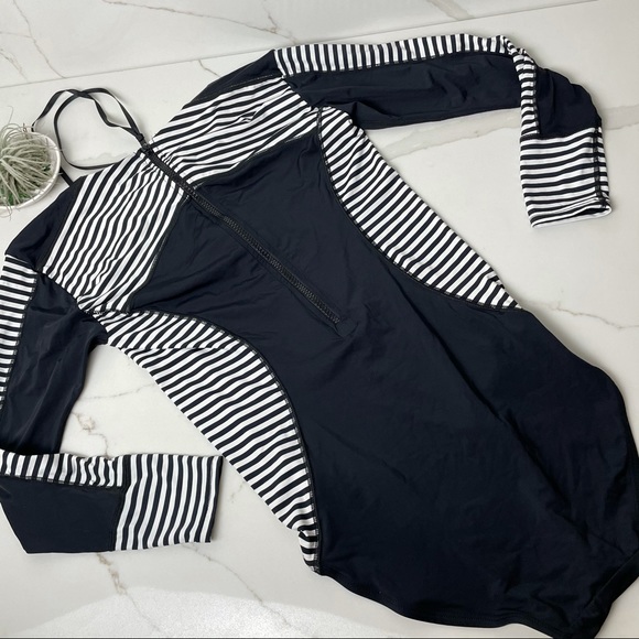 TART SWIM One Piece - Picture 4 of 11